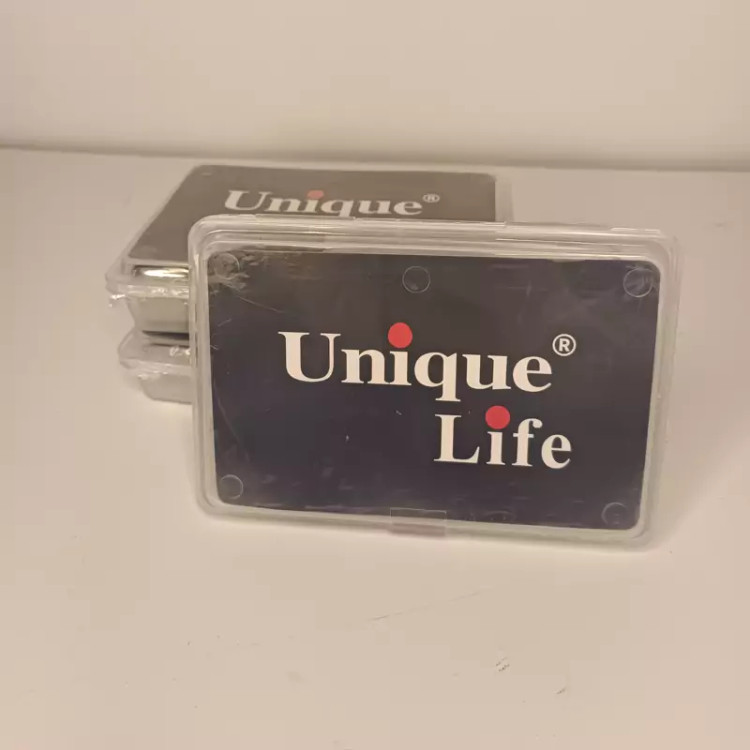 یخ استیل 8عددی مکعبی برند unique life به همراه انبر و جعبه نگهدارنده